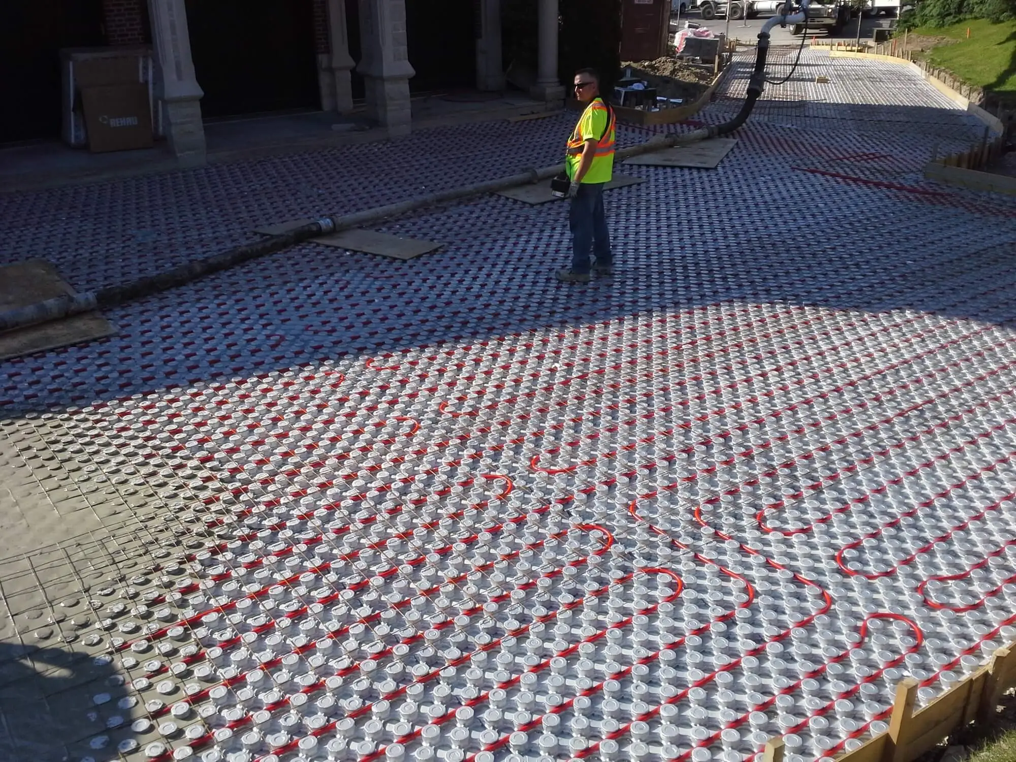 installation of insulated floor heating panels